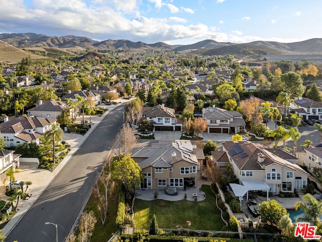 bird's eye view featuring a mountain view