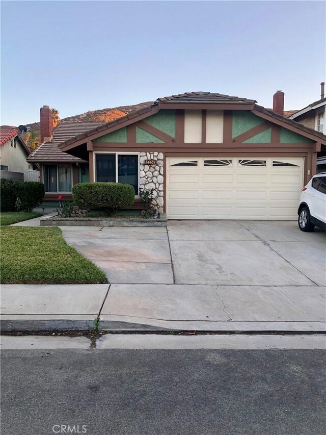 view of front facade with a garage