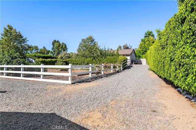 view of yard featuring a rural view