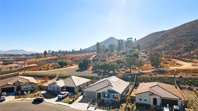 bird's eye view featuring a mountain view