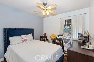 bedroom with ceiling fan