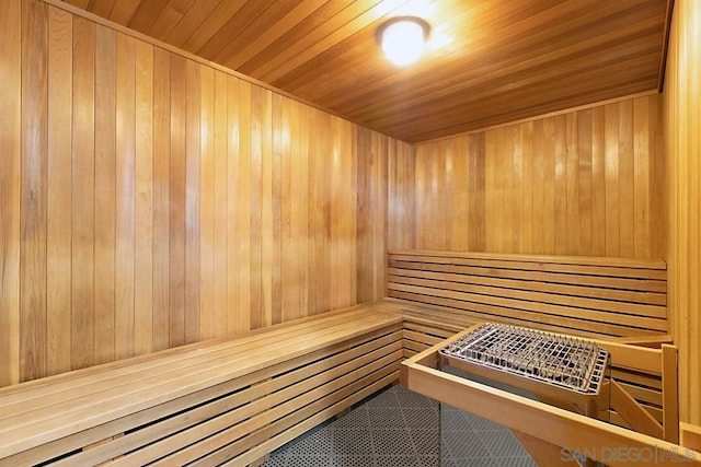 view of sauna / steam room