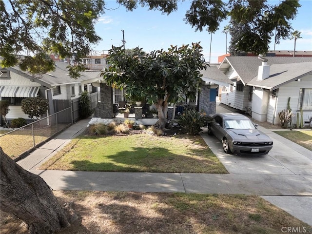 view of front of house with a front yard