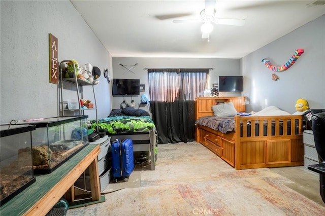 bedroom featuring ceiling fan