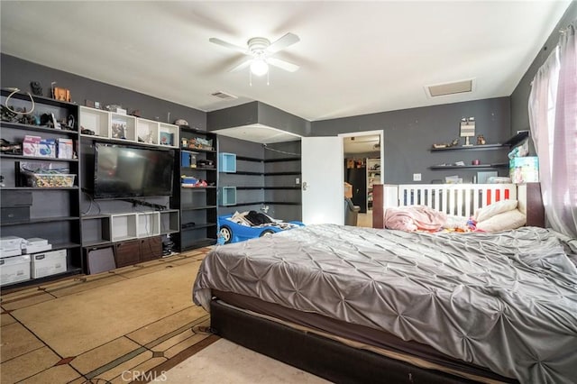 bedroom with ceiling fan