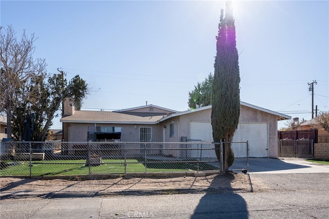 ranch-style home featuring a front yard