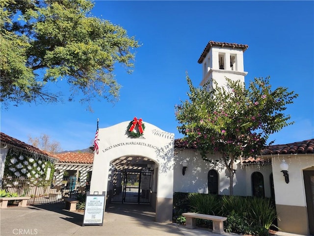 view of building exterior