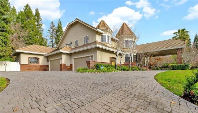 view of front of property featuring a garage