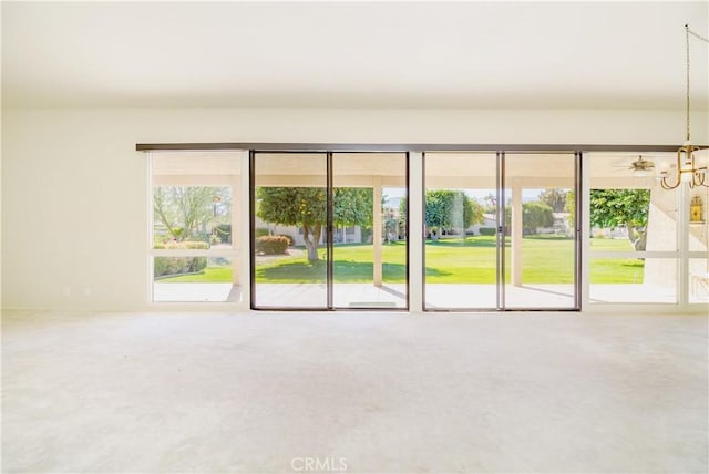 empty room featuring ceiling fan