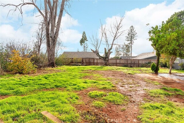 5690 Paradise Ave, Paradise, CA 95969 - view of yard with fence