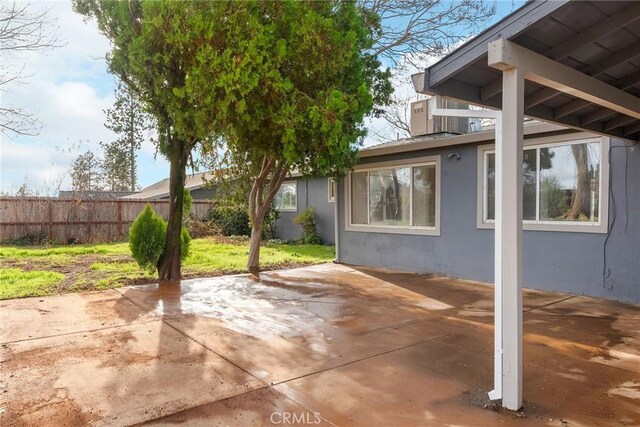 5690 Paradise Ave, Paradise, CA 95969 - view of patio with fence