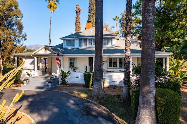 view of front of house with a porch