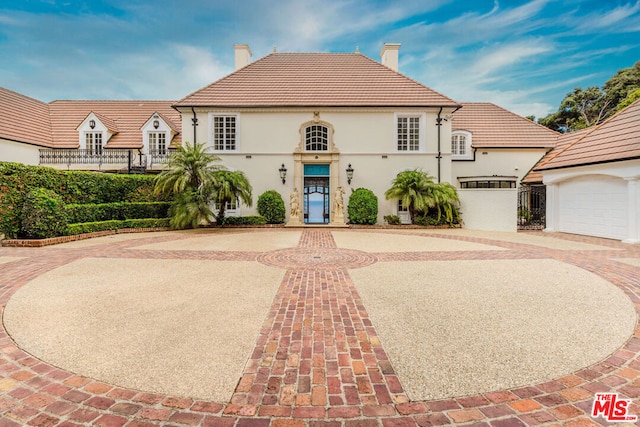 view of mediterranean / spanish-style home