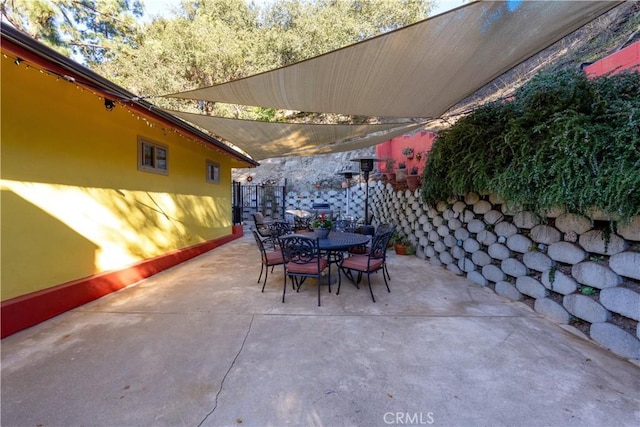 2541 Sleepy Hollow Dr, Glendale, CA 91206 - view of patio / terrace featuring outdoor dining area