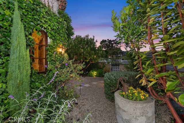 1330 Temple Hills Dr, Laguna Beach, CA 92651 - view of yard at dusk