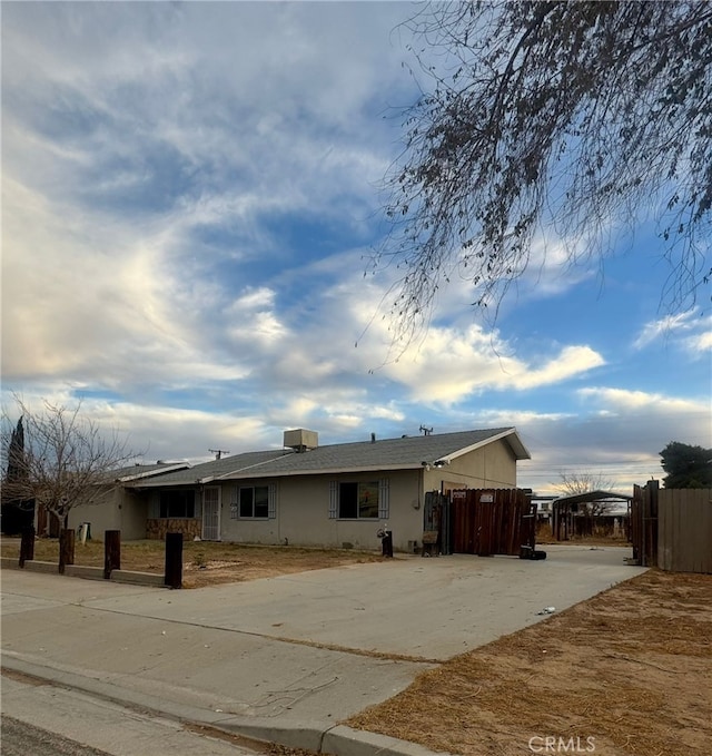 view of front of property