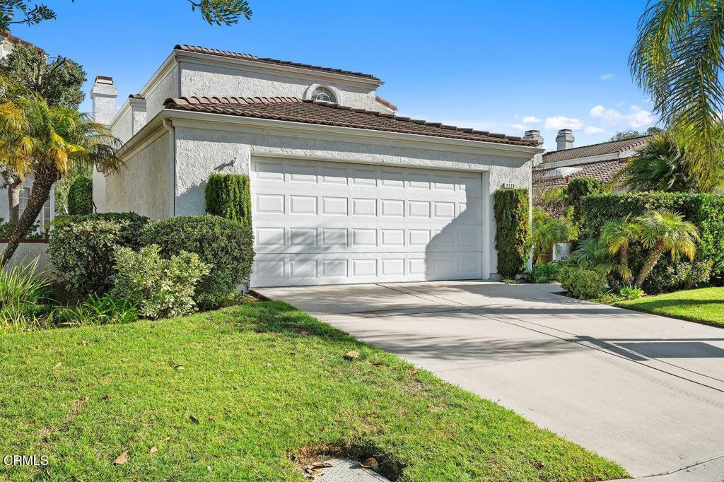 exterior space featuring a yard