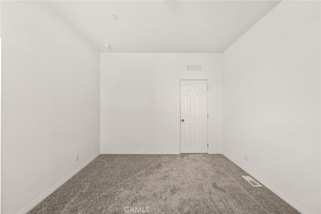 unfurnished room with carpet