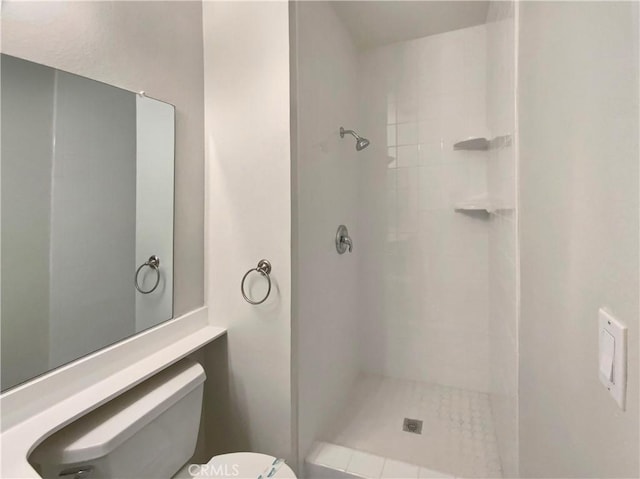 8354 Gabriel Dr Unit B, Rancho Cucamonga, CA 91730 - bathroom with toilet and tiled shower