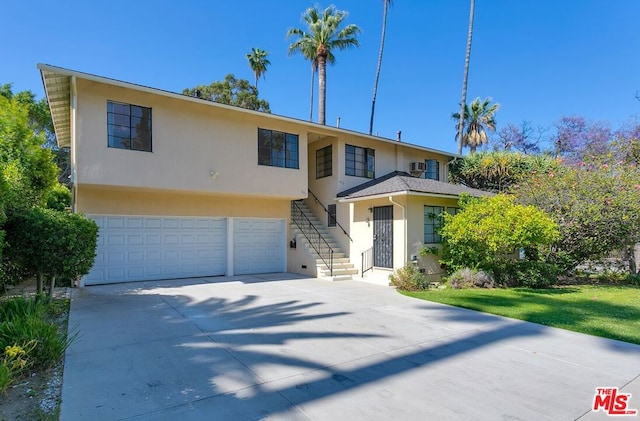 view of front facade featuring a garage