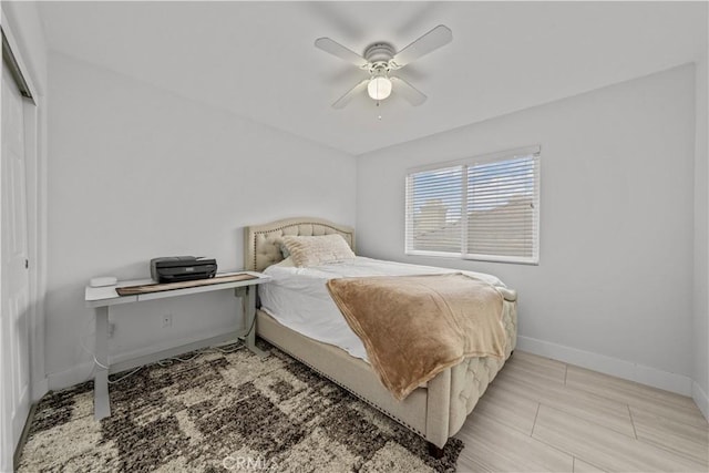 bedroom featuring ceiling fan