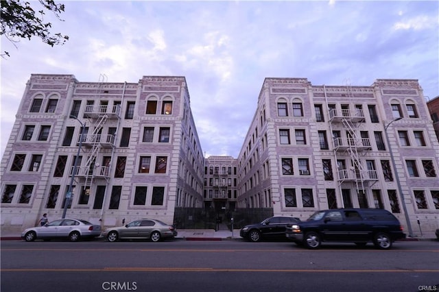 2121 James M Wood Blvd Unit 221, Los Angeles, CA 90006 - photo 1