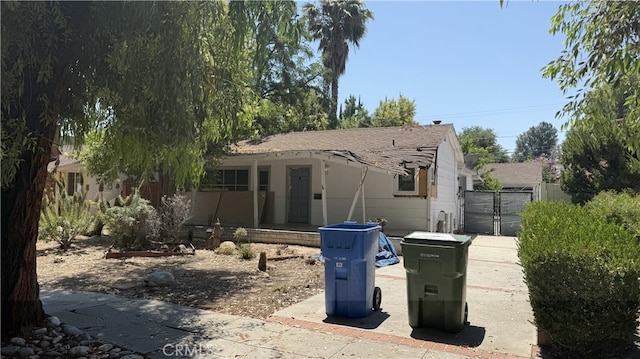22030 De La Osa St, Woodland Hills, CA 91364 - photo 1
