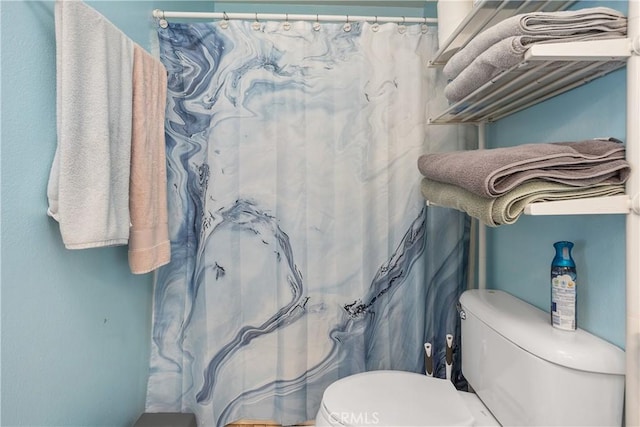 1758 Pala Lake Dr, Fallbrook, CA 92028 - bathroom with toilet and a shower with curtain