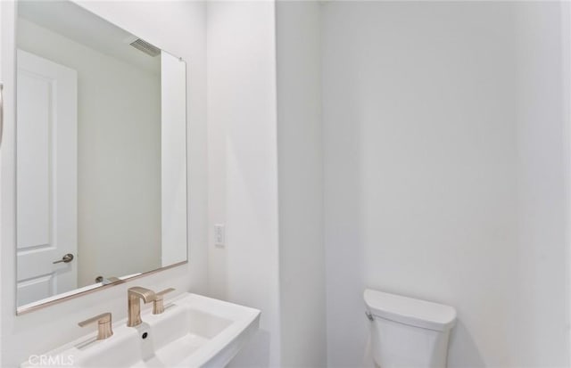 21235 Wildflower Way, Chatsworth, CA 91311 - bathroom featuring a sink and toilet