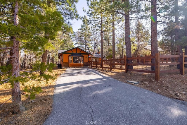 view of front of property featuring covered porch