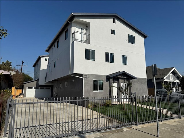 view of front of house featuring a garage