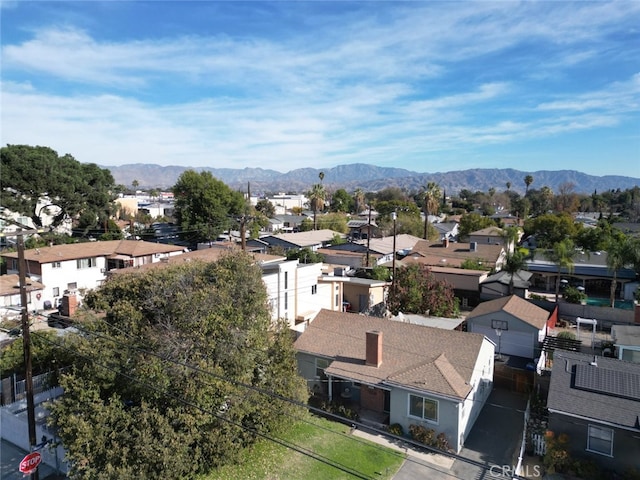 bird's eye view with a mountain view