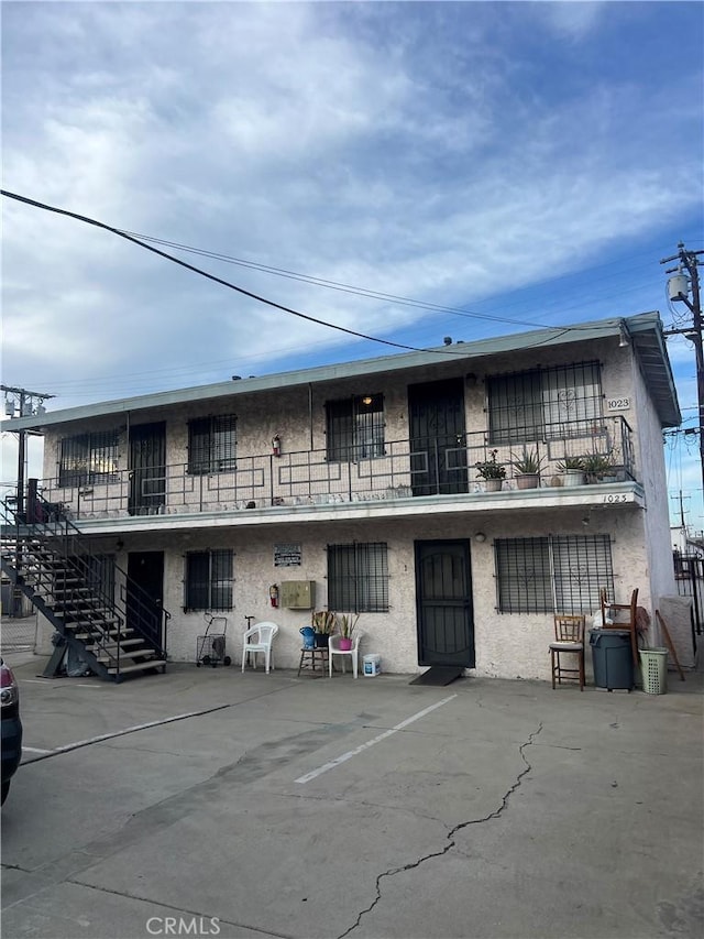 1021 E 12th St, Long Beach, CA 90813 - view of building exterior featuring stairway