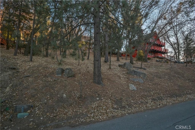 Listing photo 3 for 1411 Yosemite Dr, Lake Arrowhead CA 92352