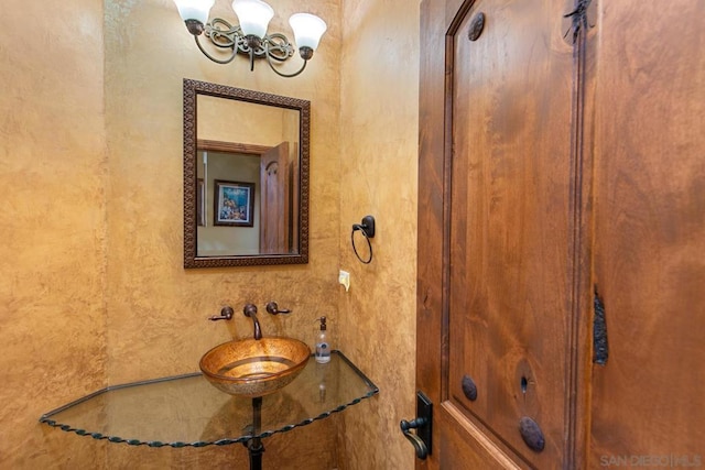 bathroom featuring sink