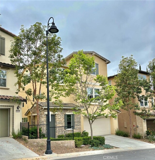 view of front facade with a garage