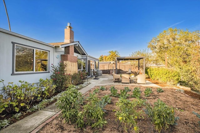 view of yard featuring a patio