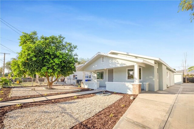 view of front of house with covered porch