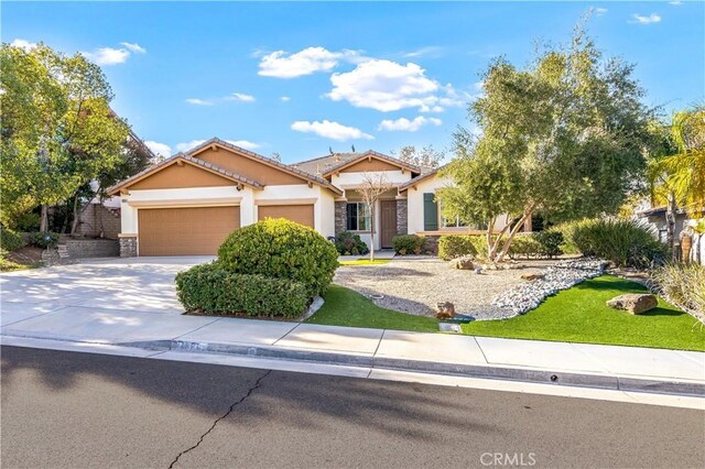 craftsman house featuring a garage