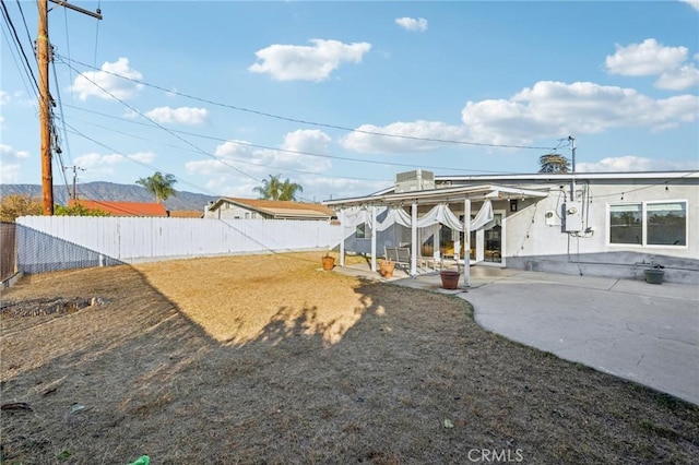 view of yard with a patio