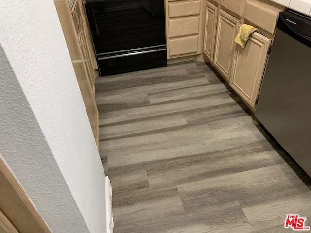 details featuring stove, stainless steel dishwasher, light hardwood / wood-style floors, and light brown cabinetry