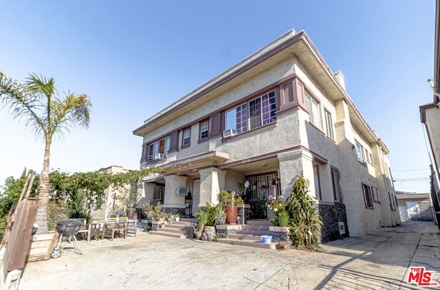 view of front of house featuring a patio area