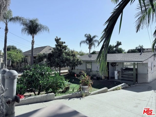 view of front of home