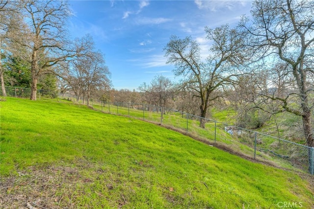 view of yard featuring a rural view