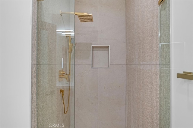 bathroom featuring a shower