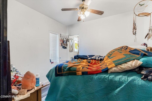 bedroom with ceiling fan