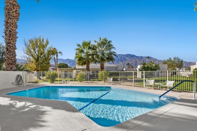 view of pool featuring a mountain view