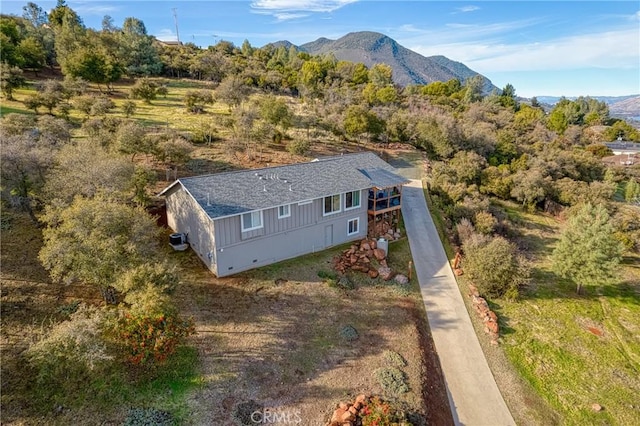 bird's eye view featuring a mountain view