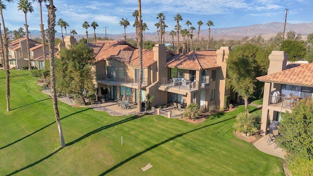 bird's eye view with a mountain view