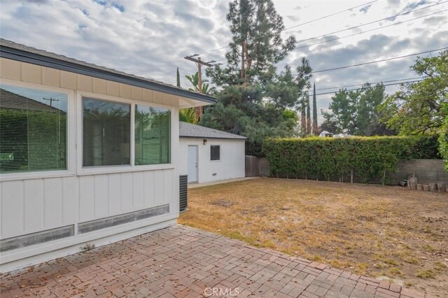 view of yard with a patio